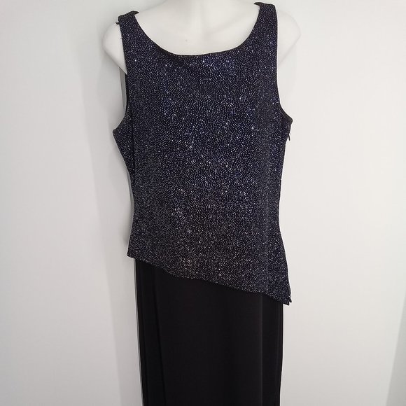 Stunning  full length gown by Daniel Laurent - Picture 1 of 4